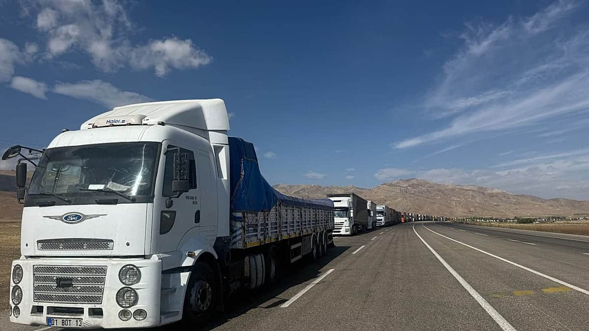 Graves retrasos de camiones en el paso fronterizo entre Turquía e Irán