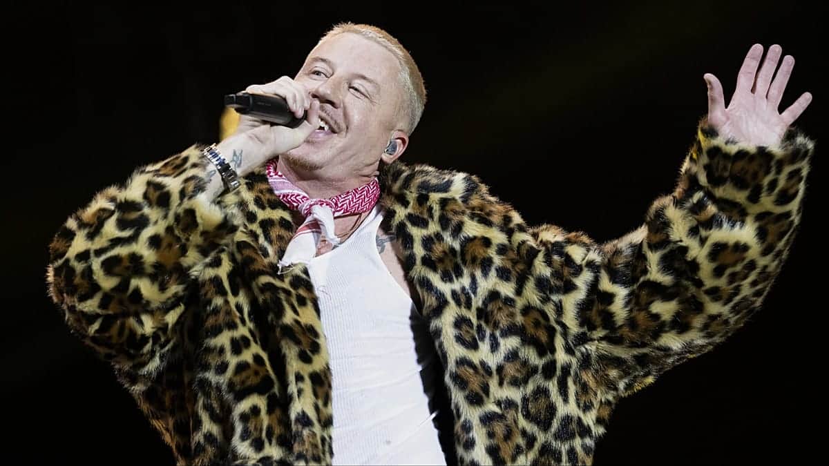 Macklemore anuncia una gira solidaria tras la polémica con Ed Sheeran