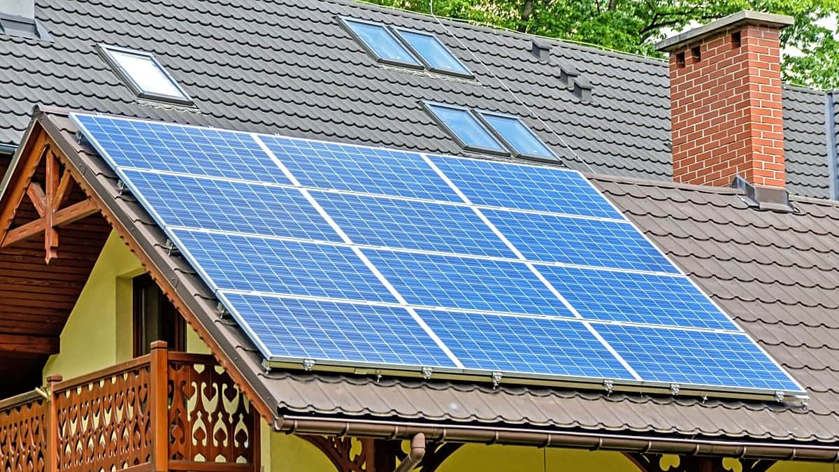 "Salario solar", cuánto reducen las placas tu factura de la luz incluso con cielos grises