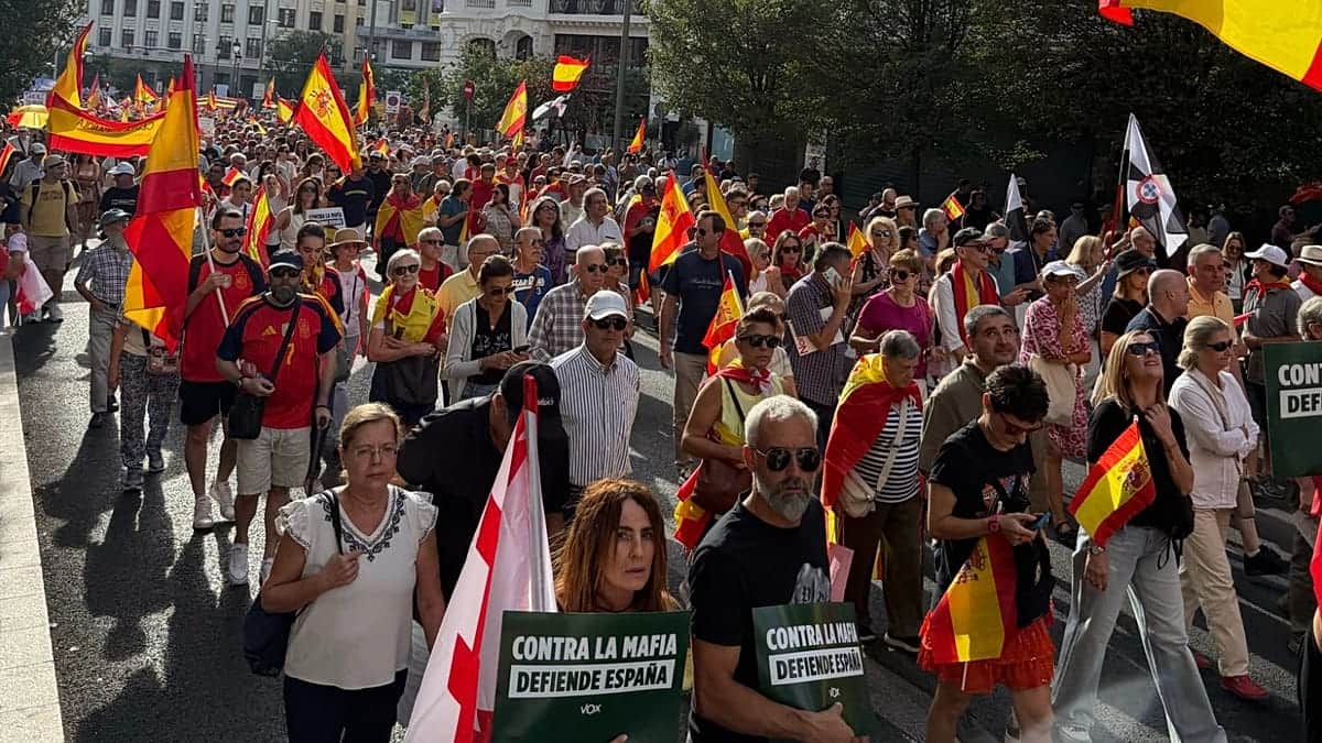 La segunda Marcha por la Dignidad recorre Madrid con apoyo de PP y Vox en plena crisis de Ceuta