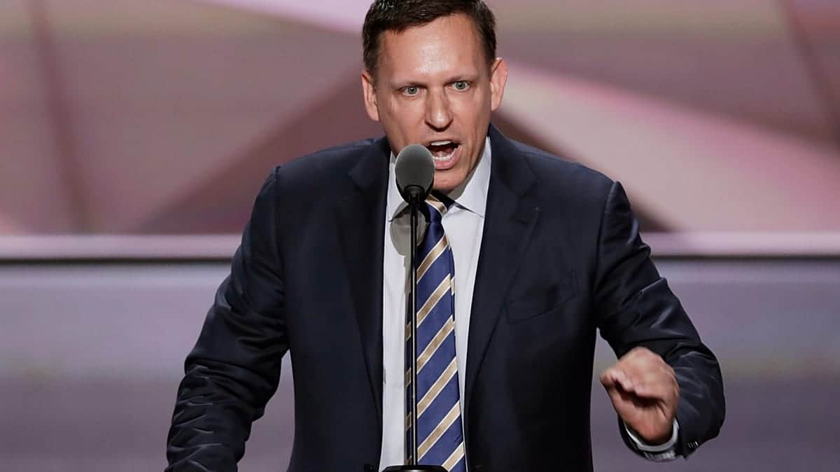 El multimillonario Peter Thiel carga contra el Papa por la IA: "Hace de útil idiota de China"