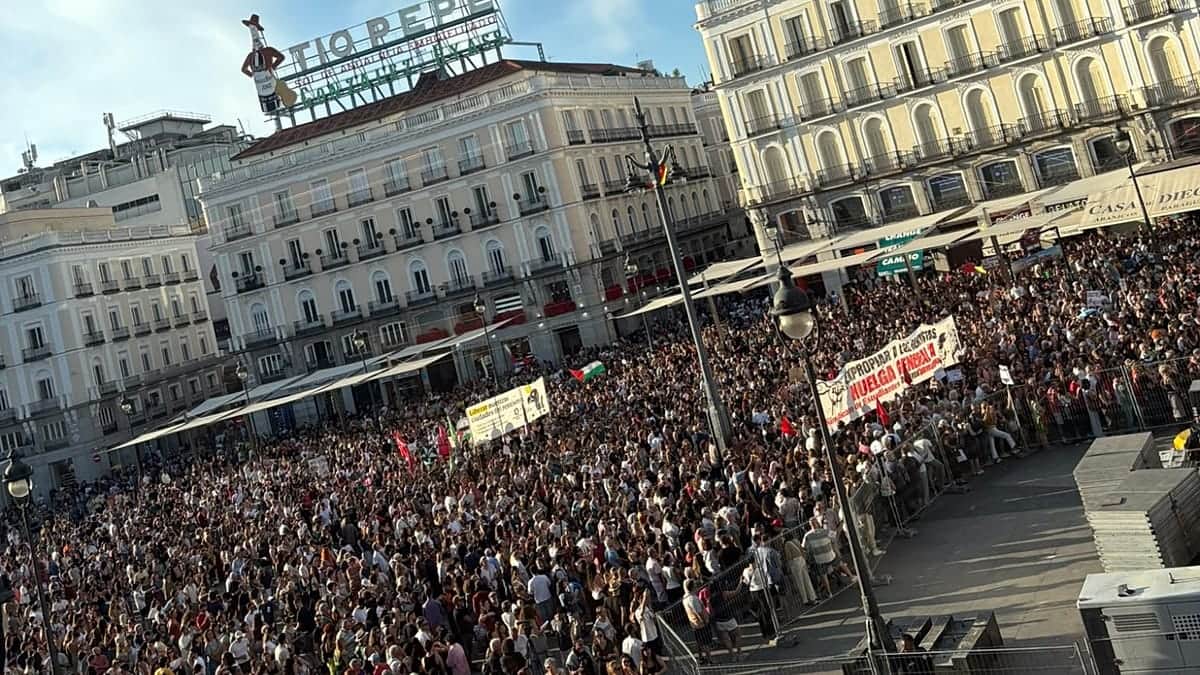 Madrid vuelve a manifestarse por Maricarmen, desahuciada a los 87 años tras 70 en su casa