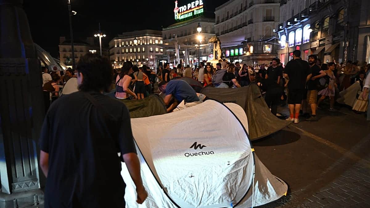 La manifestación por Maricarmen y el problema de la vivienda en España acaba en una acampada al estilo 15-M