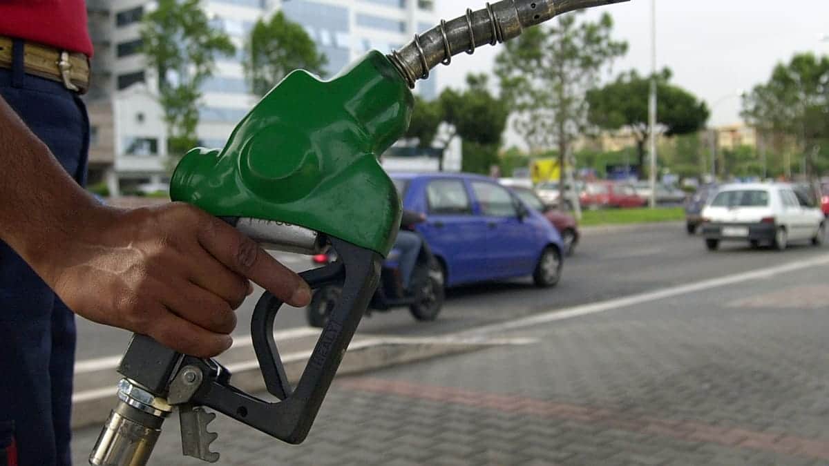 Carburantes caros, SOCAR también actúa y limita los precios en la red IP