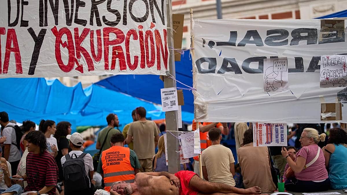 Vídeo de las masivas protestas en Madrid por el desahucio de Maricarmen y la crisis de vivienda