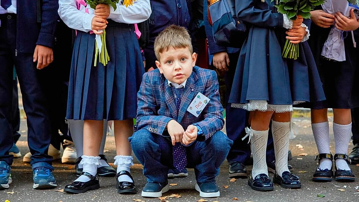 La Rusia de Putin pierde casi la mitad de sus escuelas, la propaganda del Kremlin se adueña de las demás