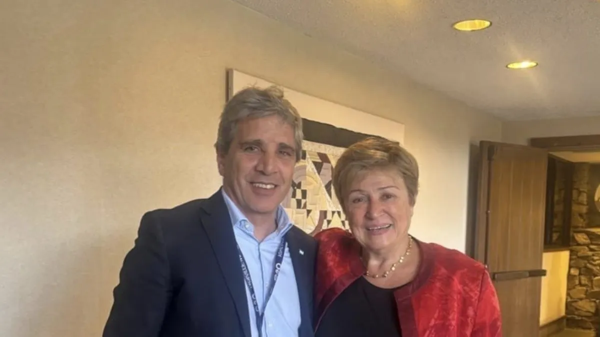 Luis Caputo se reunió con Kristalina Georgieva en el G20 y expuso los "avances para fortalecer el crecimiento"