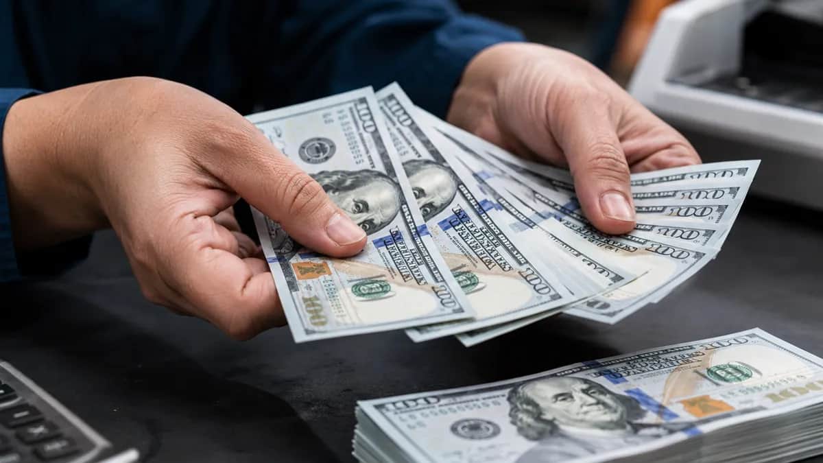 El dólar blue cedió $10 y la brecha con el oficial quedó en mínimos de casi un mes