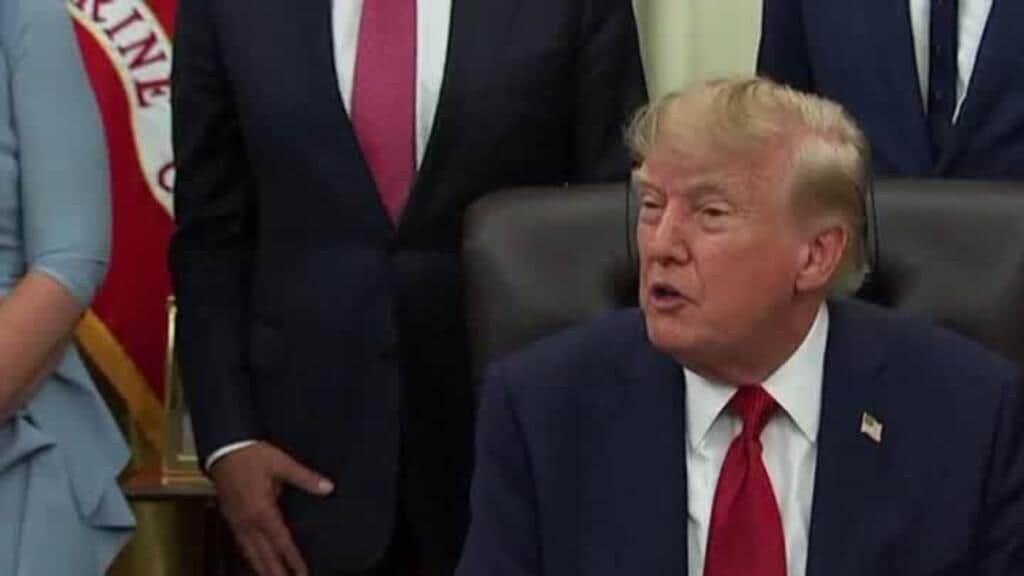 Medios de EE.UU. demandan al Gobierno Trump por veto a periodistas en la Casa Blanca