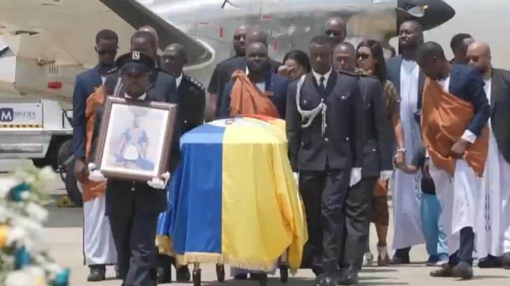 La pugna por la sucesión del rey de la monarquía de Tooro, considerado el más joven del mundo