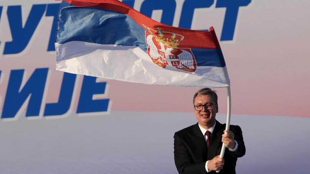 Serbia convoca a elecciones anticipadas en octubre, una prueba para el liderazgo del presidente Vucic