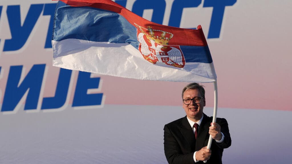 Serbia convoca a elecciones anticipadas en octubre, una prueba para el liderazgo del presidente Vucic