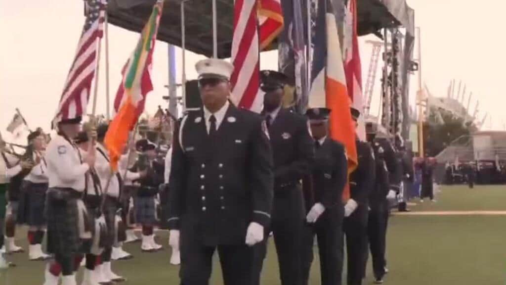Bomberos de Nueva York rinden homenaje a compañeros víctimas del 11-S