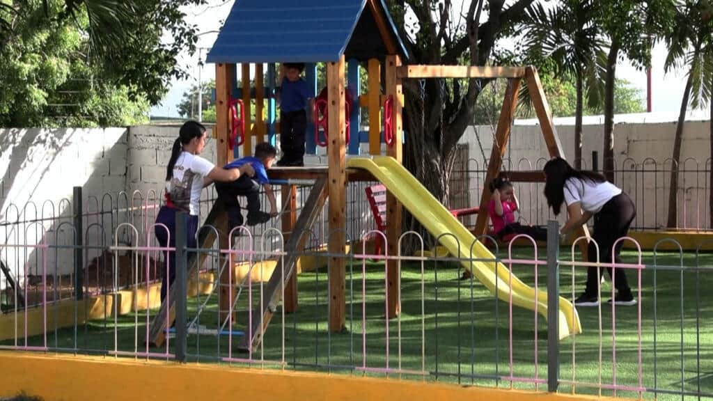 Venezuela: escuelas vacías y réplicas marcan el retorno a clases tras el doble terremoto