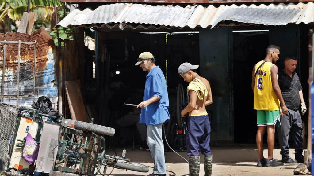 Cuba da luz verde a la creación de cadenas de tiendas y restaurantes en plena reforma económica