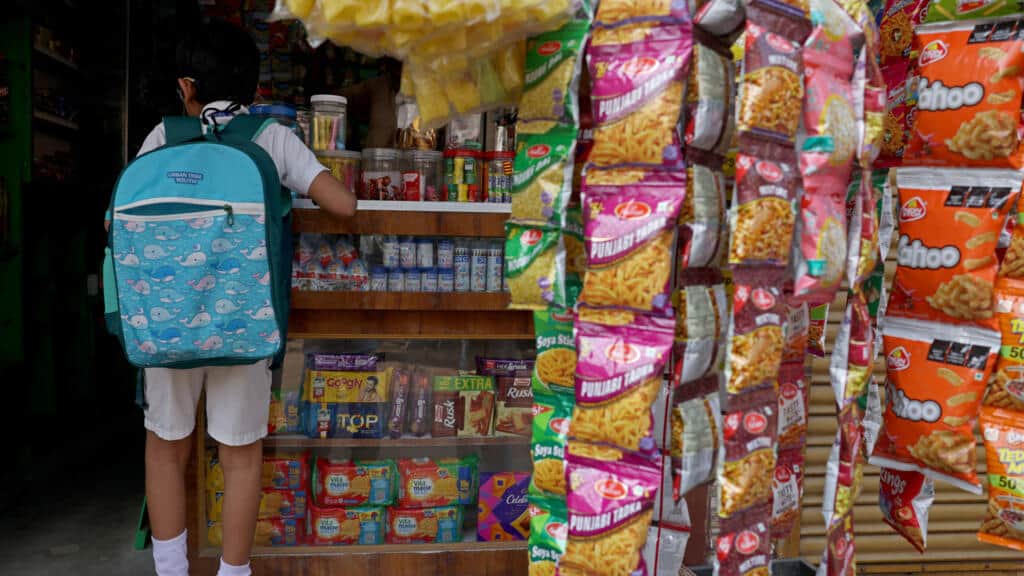 India lanza batalla contra la venta de comida chatarra cerca de las escuelas