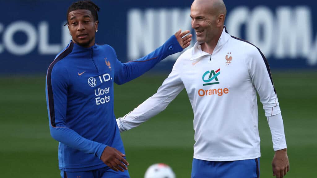 Zinedine Zidane dirige su primer entrenamiento al frente de la selección de Francia