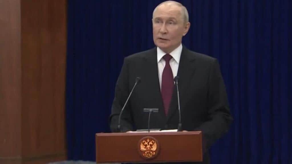 Putin rechaza sanciones de Alemania tras acusar a Rusia formalmente de ataque con dron en aeropuerto