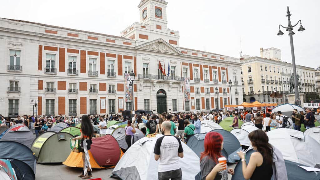 "La ola de rabia es imparable": el campamento por la vivienda se instala en el corazón de Madrid
