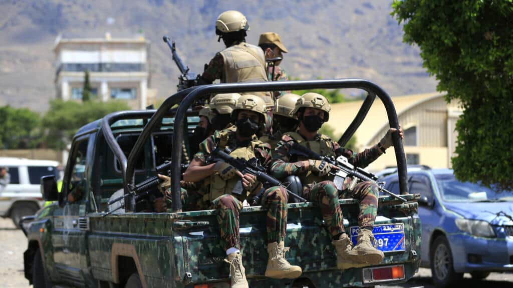En directo: Irán amenaza con ampliar la guerra mientras ataques en Yemen dejan seis muertos
