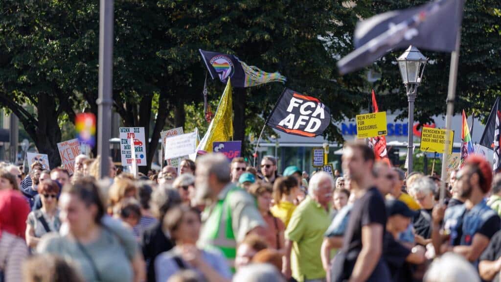 “Todos contra el fascismo”: la ultraderecha alemana triunfa en las urnas, pero es rechazada en las calles