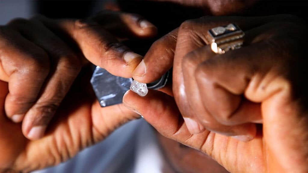 Sierra Leona: ¿de diamantes de sangre a piedras de esperanza?