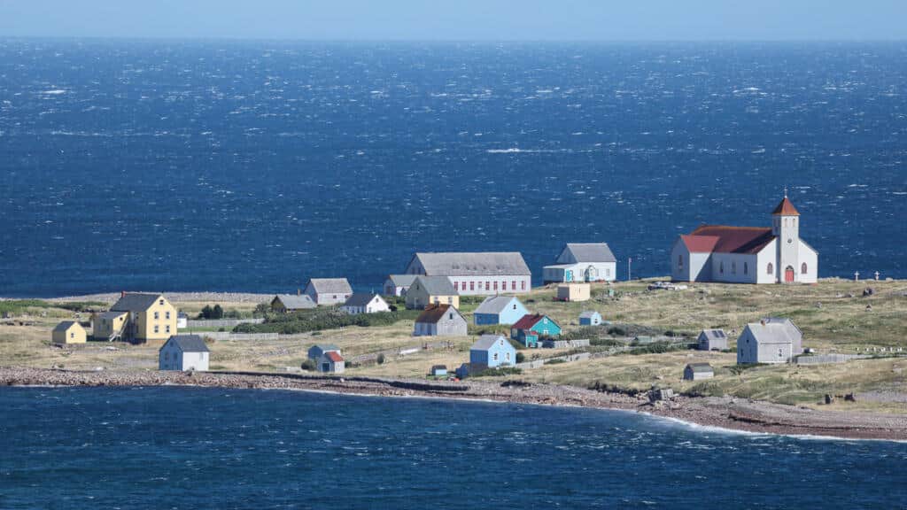 El enclave francés frente a las costas de Canadá acapara la atención mientras Macron recibe a Carney en una visita simbólica