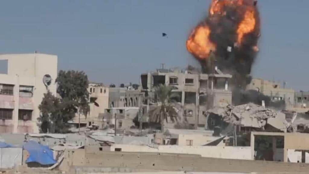 Israel ataca cinco viviendas en Gaza mientras intenta rebajar tensiones