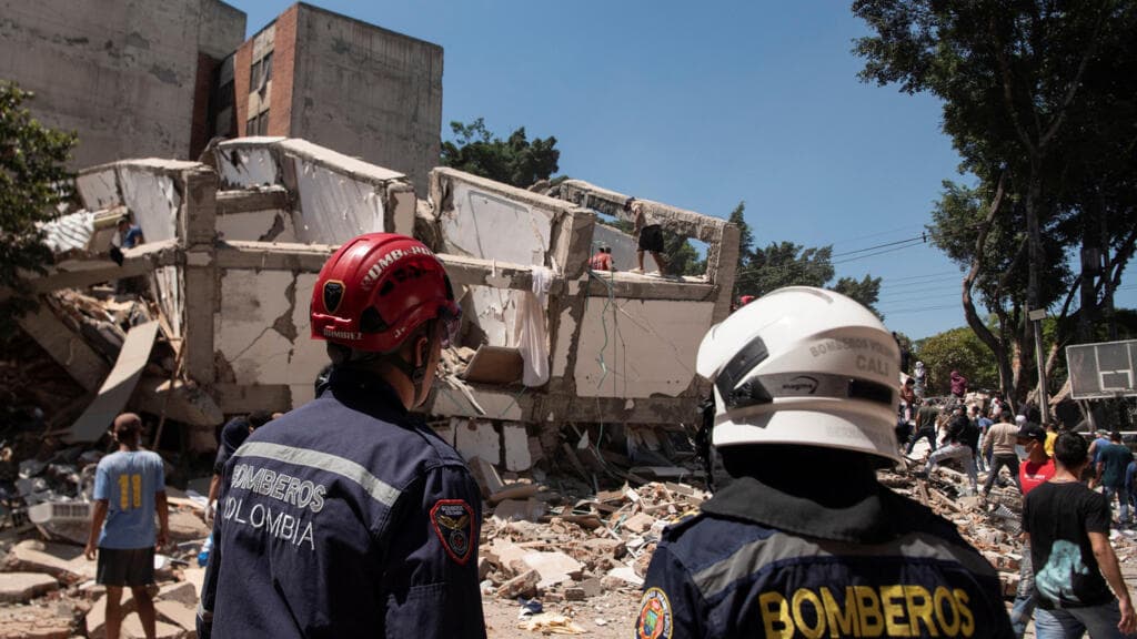 Un mes del terremoto en Colombia: más de 300 muertos, miles de damnificados y el reto de volver a empezar