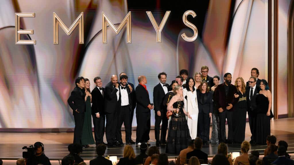'Widow's Bay' se impone en unos Emmy marcados por la partida de grandes estrellas
