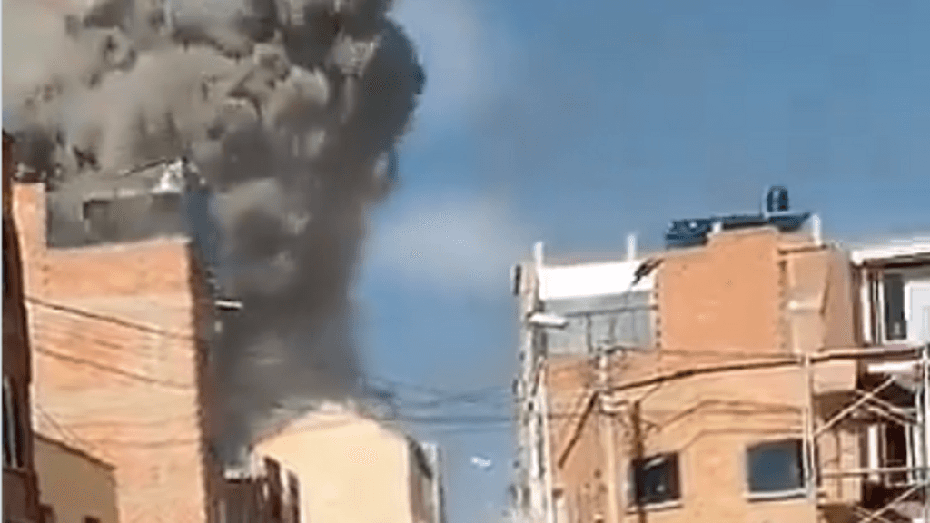 Detonación accidental de material pirotécnico deja más de 50 heridos en un cuartel de Bolivia