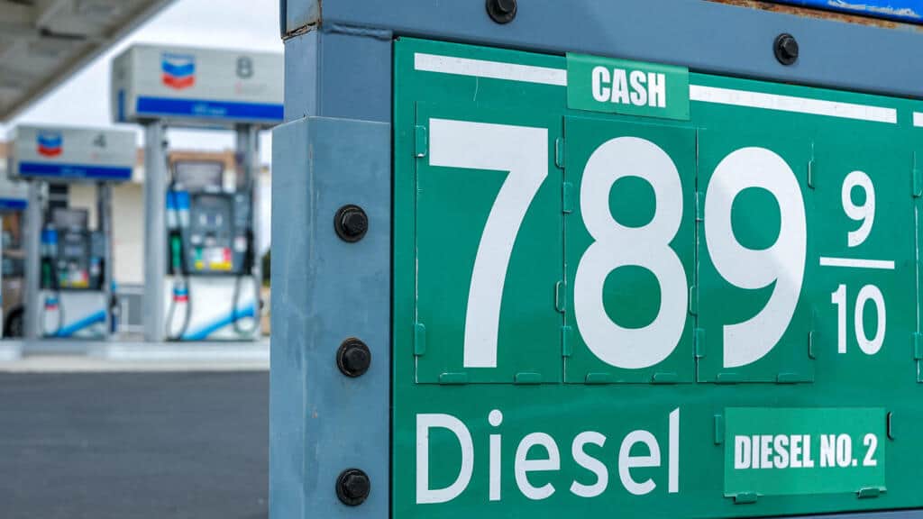 Guerra en Irán empuja los precios del diésel a máximos históricos