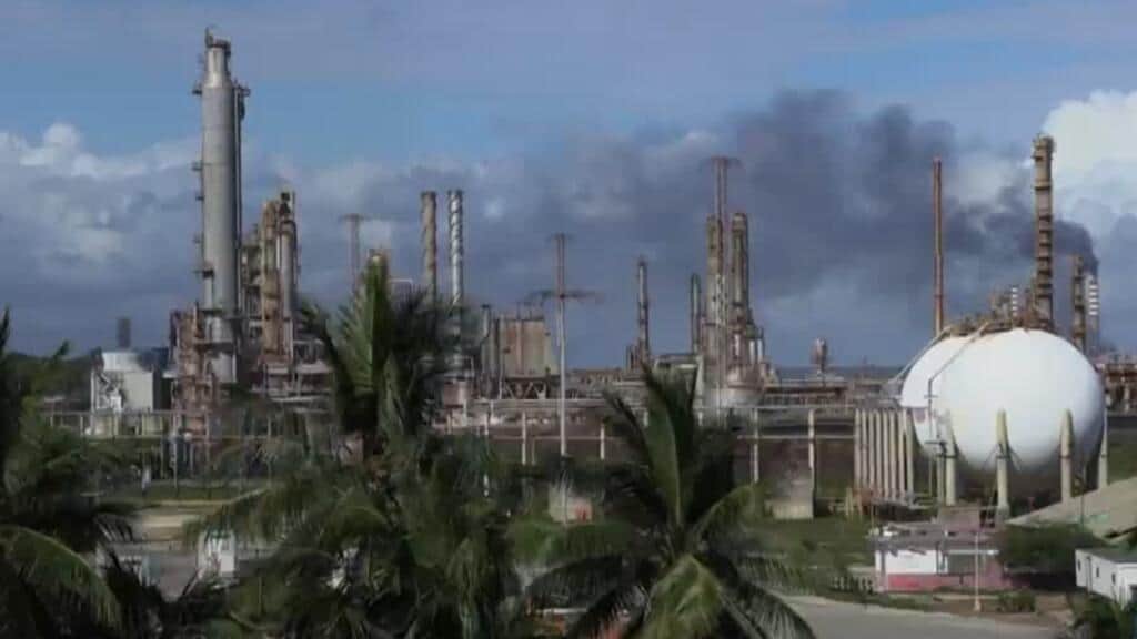 Del chavismo a la oposición: así reaccionan en Caracas al pacto petrolero con EE. UU.