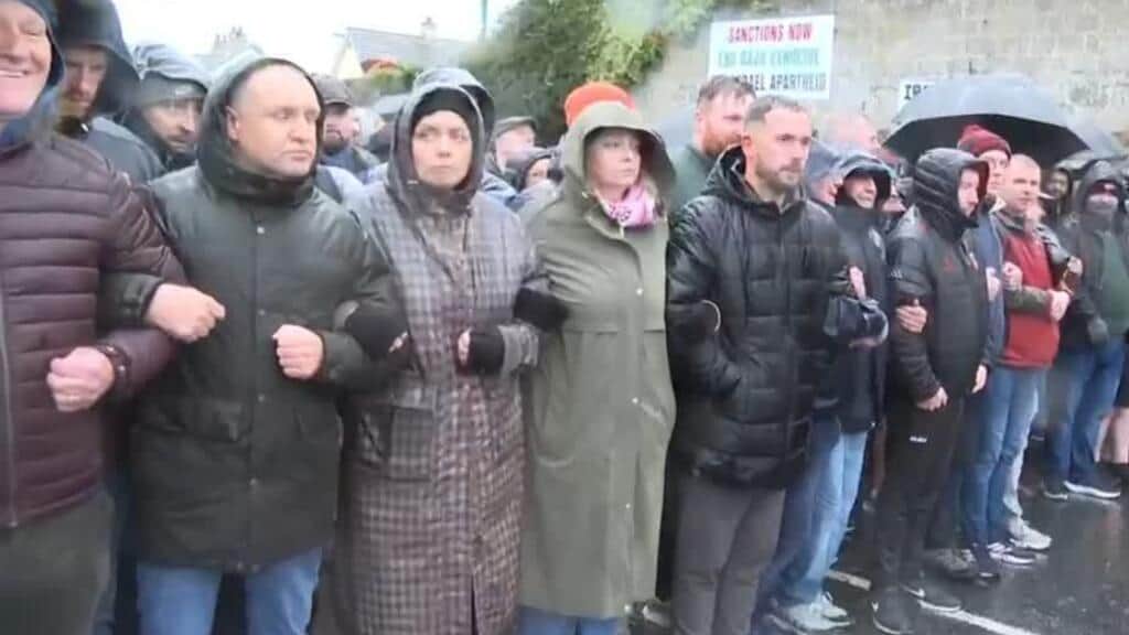 Irlanda del Norte: manifestantes bloquean calles para impedir movilización de Orden de Orange