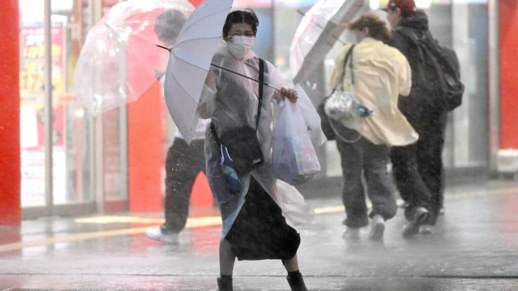 Japón: el tifón Dujuan deja cuatro muertos y más de 45.000 viviendas sin electricidad