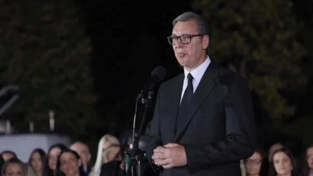 Serbia: Aleksandar Vucic renuncia a la Presidencia para buscar ser primer ministro