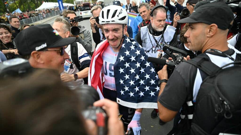 Brandon McNulty da la sorpresa y gana el título mundial de ciclismo en ruta
