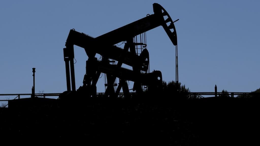 Guerra en Irán: el barril de petróleo Brent supera los 100 dólares y golpea a los mercados