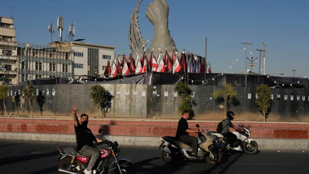 Irán cierra un centro de enseñanza de francés en Teherán por "actos ilegales"; París anuncia medidas