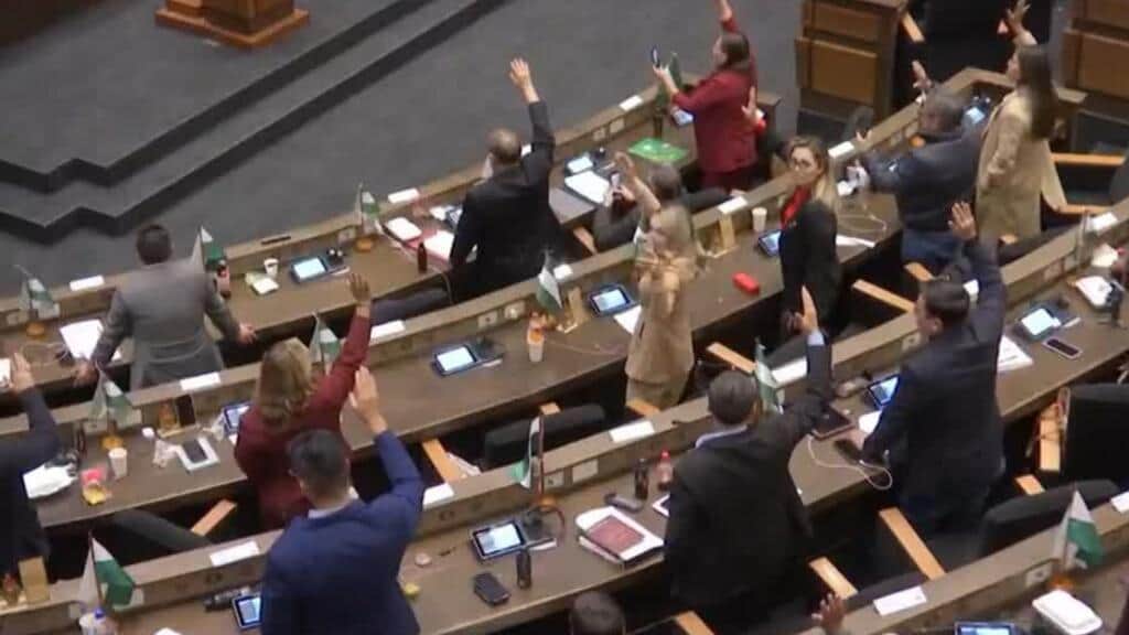Paz recibe espaldarazo del Congreso para ampliar por 90 días el estado de excepción en Bolivia