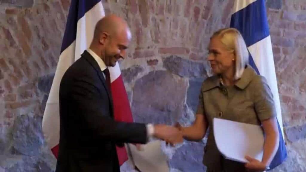 Finlandia se unió al programa francés de disuasión nuclear