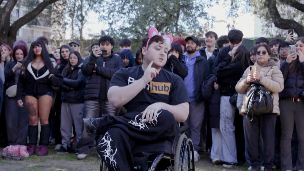 Argentina: Las batallas juveniles de “farmear aura” se toman las calles