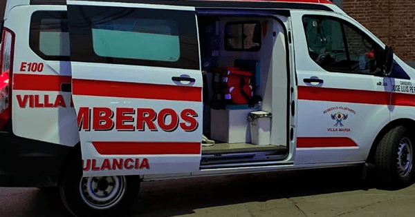Choque en bulevar Alvear: una motociclista se llevó la peor parte