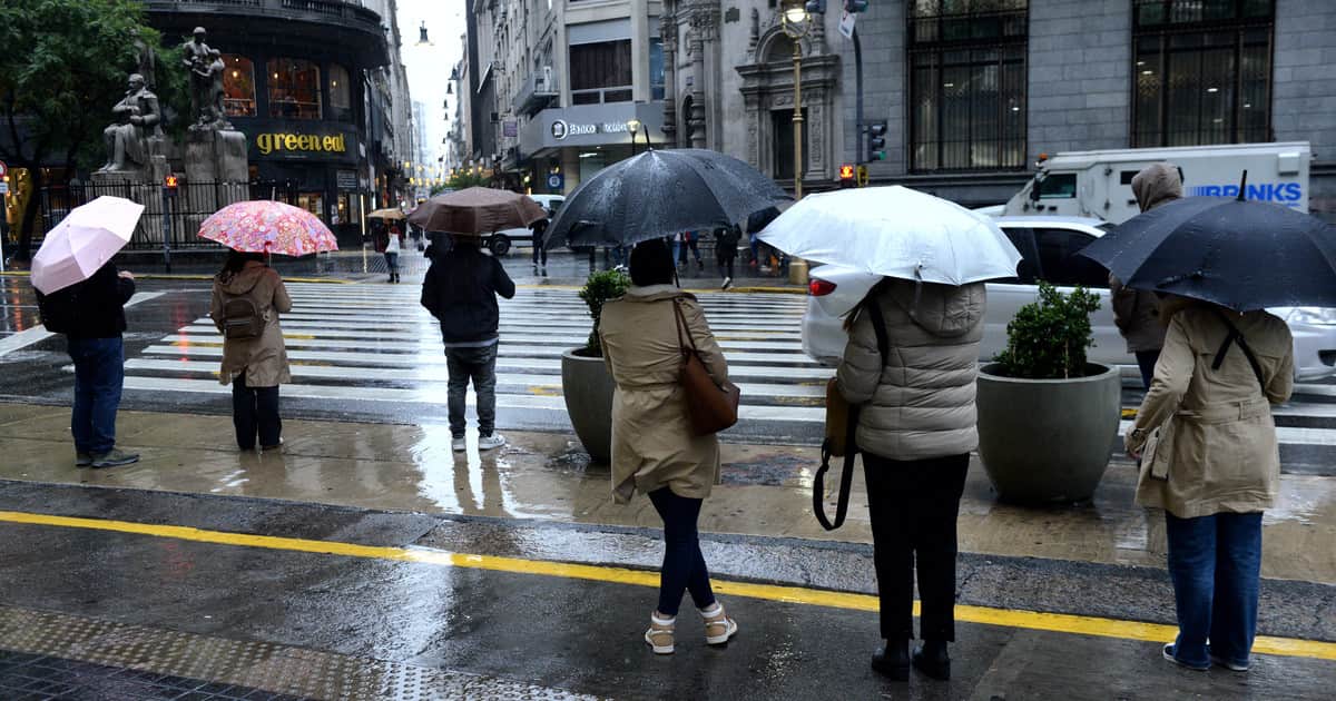 Pronóstico del tiempo hoy: a qué hora llegan las tormentas al AMBA y cómo estará el clima en el Día del Estudiante