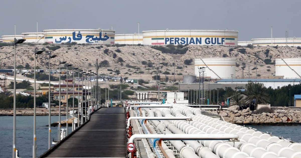 Un misil de Estados Unidos impactó contra un petrolero de Irán frente a la isla de Kharg