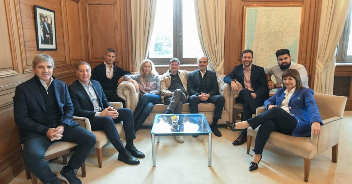 Javier Milei y sus medidas, EN VIVO: el Gobierno reúne a la mesa política en busca de mantener el control de la agenda con la causa Malvinas en el centro de la escena