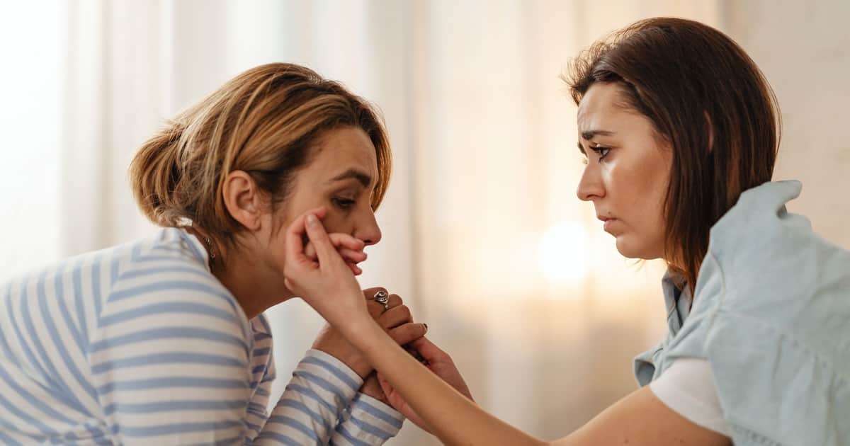 La psicología dice que emocionarse hasta las lágrimas cuando alguien es inesperadamente amable contigo no es hipersensibilidad, sino una emoción distinta que para los investigadores tiende a afectar con mayor intensidad a las personas acostumbradas a una profunda soledad