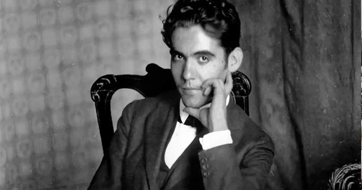 Federico García Lorca dejó una reflexión sobre la felicidad y la brevedad de la vida: "Desechad tristeza y melancolías; la vida es amable, tiene pocos días, y tan sólo ahora la hemos de gozar"