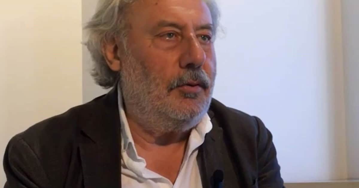 Julio Llamazares, novelista español: "Ahora el paleto es el urbanita que sale a 30 kilómetros de la ciudad y mira a una oveja como si viera una jirafa"