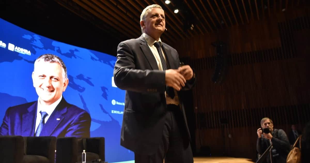 YPF va por U$S 154.000 millones bajo el RIGI: un tercer buque de GNL y más petróleo de Vaca Muerta